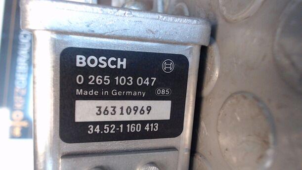 Foto: ABS STEUERGERÄT eines BMW 520i 24V 7DC 2H2