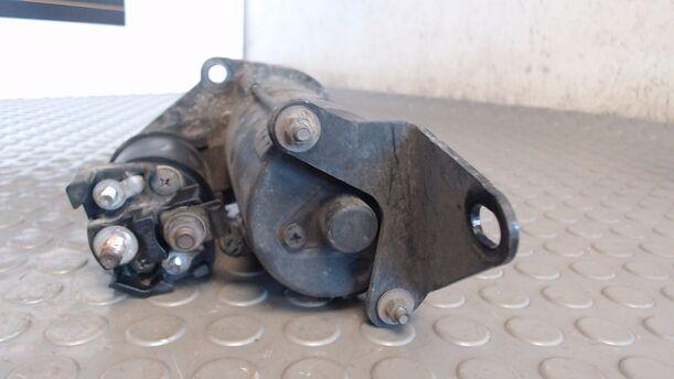 Foto: ANLASSER / STARTER eines BMW 520i 24V