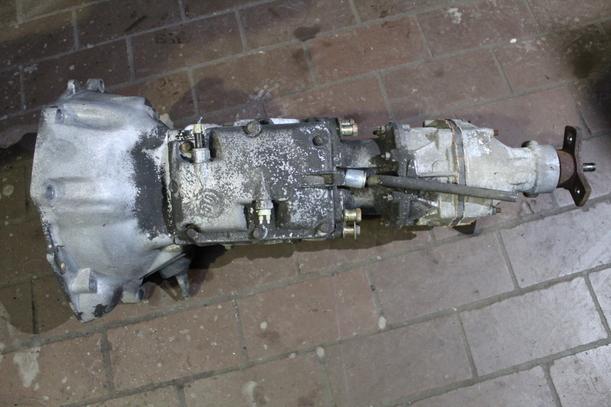 Foto: SCHALTGETRIEBE 4-GANG +S eines Volvo 740