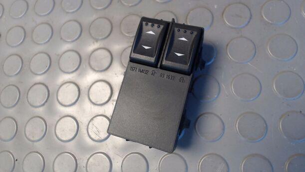 Foto: FENSTERHEBERSCHALTER eines Ford Mondeo 2.0 Turnier TDCi GL
