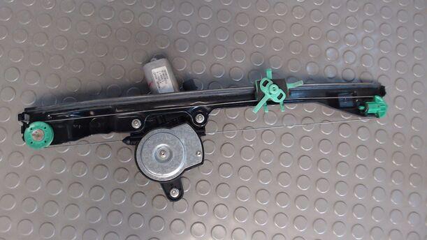 Foto: FENSTERHEBER ELEKTRISCH LINKS eines Fiat Punto 1.2 8V GL