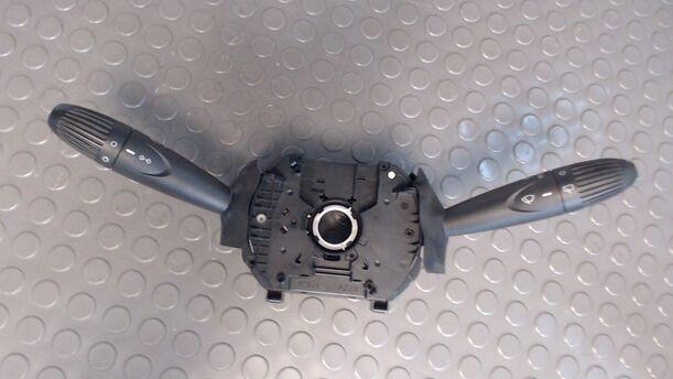 Foto: KOMBISCHALTER / LENKSTOCKSCHALTER eines Fiat Punto 1.2 8V GL