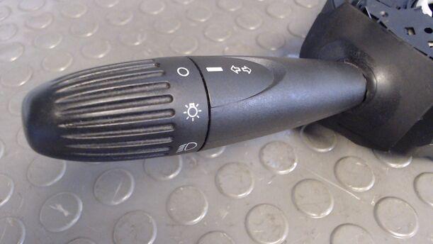Foto: KOMBISCHALTER / LENKSTOCKSCHALTER eines Fiat Punto 1.2 8V GL