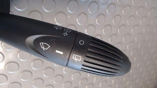 Foto: KOMBISCHALTER / LENKSTOCKSCHALTER eines Fiat Punto 1.2 8V GL