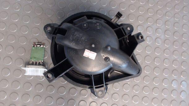 Foto: HEIZUNGSGEBLÄSE eines Fiat Punto 1.2 8V GL