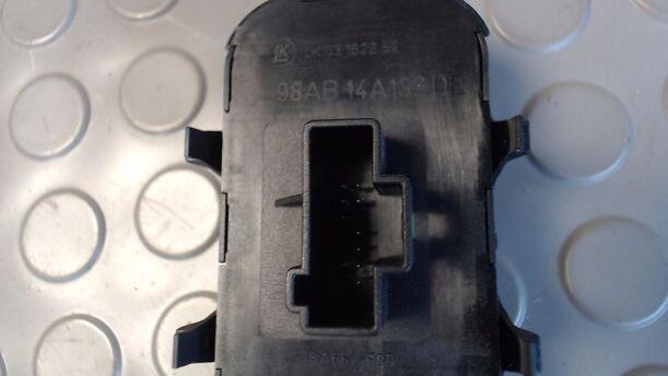 Foto: FENSTERHEBERSCHALTER eines Ford Focus