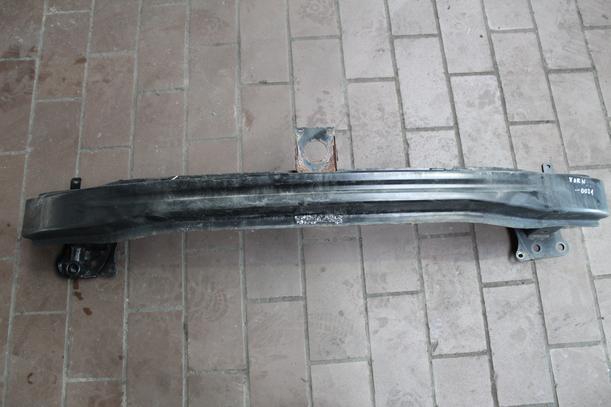 Foto: VERSTÄRKUNG VORN eines VW Golf 2.0 SDI 7DC 2H2