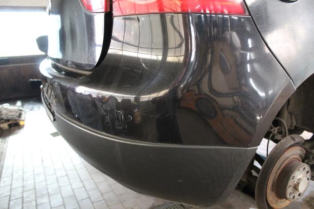 Foto: STOSSFÄNGER/ STOßSTANGE HINTEN eines VW Golf 2.0 SDI 7DC 2H2