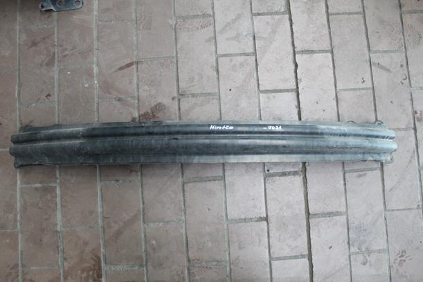 Foto: VERSTÄRKUNG HINTEN eines VW Golf 2.0 SDI 7DC 2H2