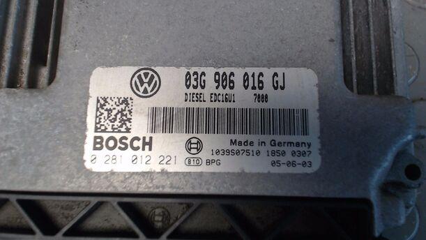 Foto: STEUERGERÄT EINSPRITZUNG eines VW Golf 2.0 SDI 7DC 2H2