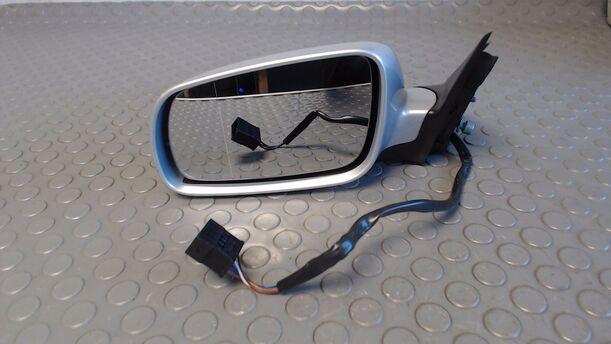 Foto: AUSSENSPIEGEL ELEKTRISCH VERSTELLBAR LINKS eines VW Passat 1.6 CS