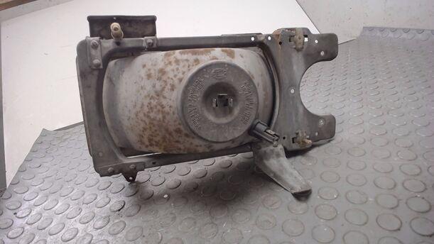 Foto: SCHEINWERFER RECHTS eines Audi AUDI 80 1,6