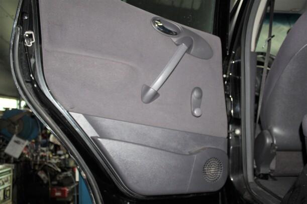 Foto: TÜR HINTEN LINKS eines Mercedes-Benz A 140 L