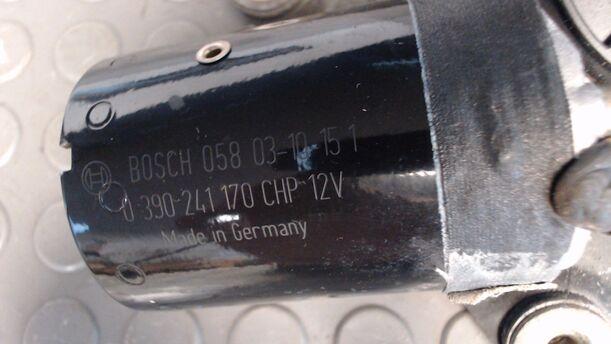 Foto: SCHEIBENWISCHERMOTOR VORN eines Volvo V40 1.9 D
