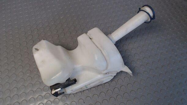 Foto: SCHEIBENWASCHBEHÄLTER eines Citroen Xsara Coupe 1.4