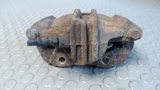 Foto: BREMSSATTEL VORN LINKS eines Citroen Xsara Coupe 1.4