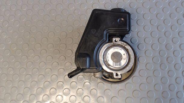 Foto: PUMPE SERVOLENKUNG/ SERVOPUMPE eines Citroen Xsara Coupe 1.4