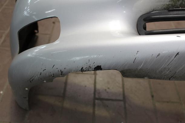 Foto: STOSSFÄBGER/STOßSTANGE VORN eines Opel Sintra 2.2 16V