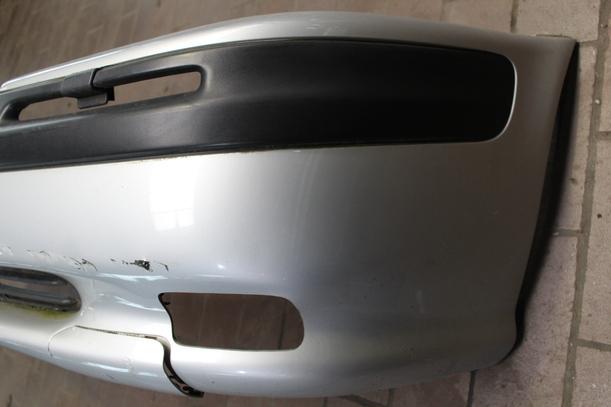 Foto: STOSSFÄBGER/STOßSTANGE VORN eines Opel Sintra 2.2 16V