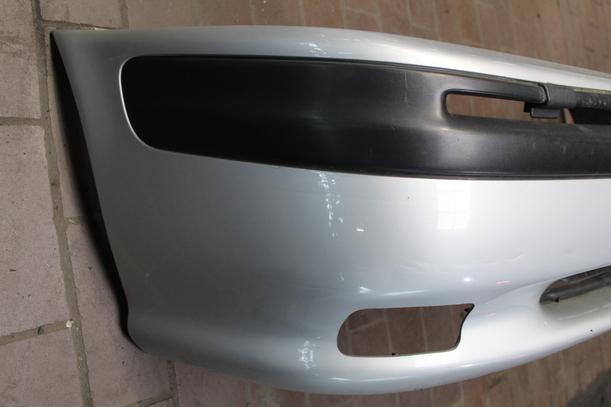 Foto: STOSSFÄBGER/STOßSTANGE VORN eines Opel Sintra 2.2 16V