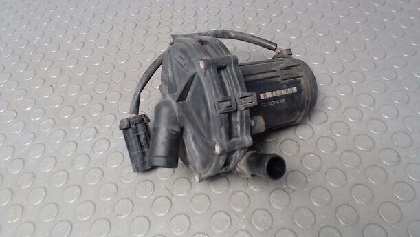 Foto: SEKUNDÄRPUMPE/LUFTPUMPE eines Opel Sintra 2.2 16V LX