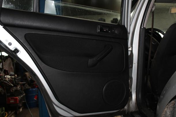 Foto: TÜR HINTEN LINKS eines VW Golf Variant 1.9 TDI Edition