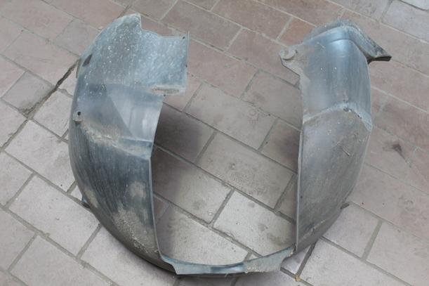 Foto: INNENRADHAUS VORN LINKS eines Volvo V70 2.4 D