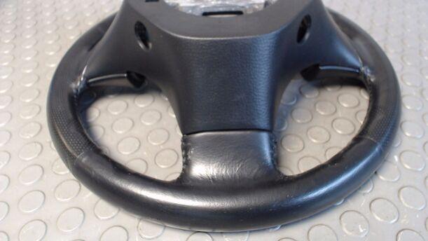 Foto: LEDERLENKRAD ( ohne Airbag ) eines Mazda 6 Sport 2.0