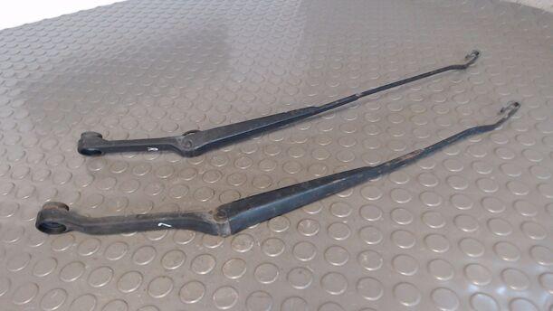Foto: SCHEIBENWISCHERARME VORN eines Mazda MX-3 V6 24V CL