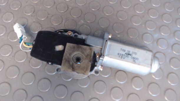 Foto: SCHIEBEDACHMOTOR eines Mazda MX-3 V6 24V