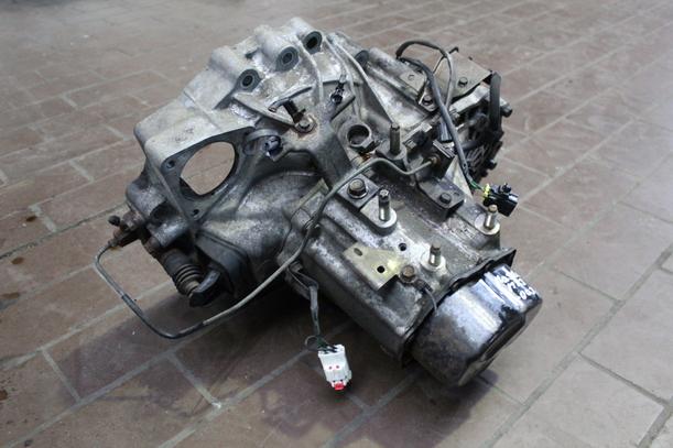 Foto: SCHALTGETRIEBE 5-GANG eines Mazda MX-3 V6 24V CL