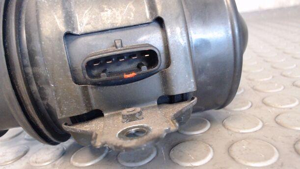 Foto: LUFTMENGENMESSER eines Mazda MX-3 V6 24V