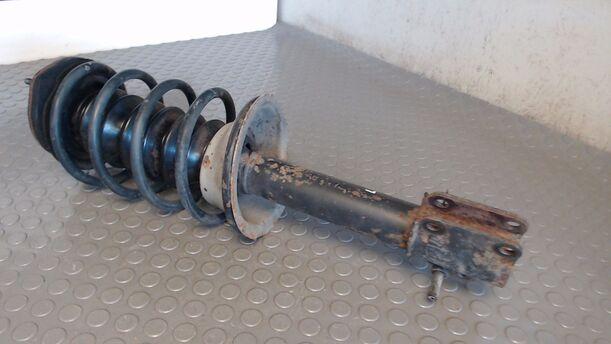 Foto: FEDERBEIN VORN LINKS eines Volvo 460 2.0i