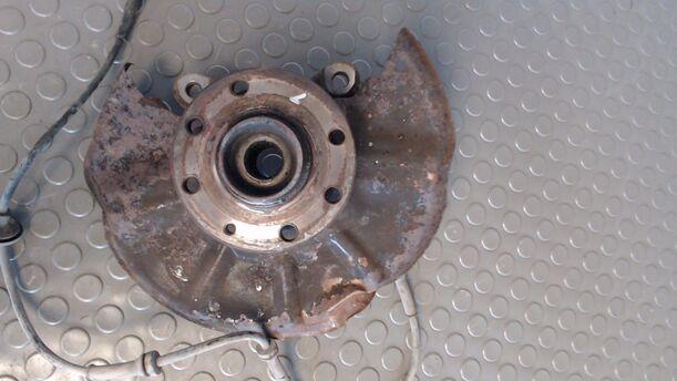 Foto: ACHSSCHENKEL VORN LINKS eines Volvo 460 2.0i