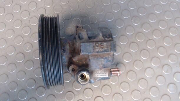 Foto: SERVOPUMPE eines Volvo 460 2.0i