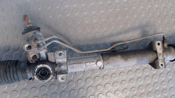 Foto: SERVOLENKUNG eines Volvo 460 2.0i