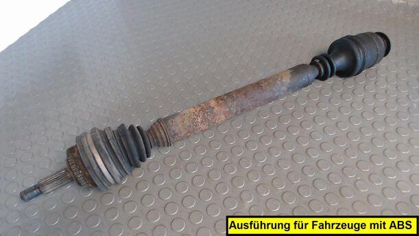 Foto: ANTRIEBSWELLE VORN RECHTS eines Volvo 460 2.0i