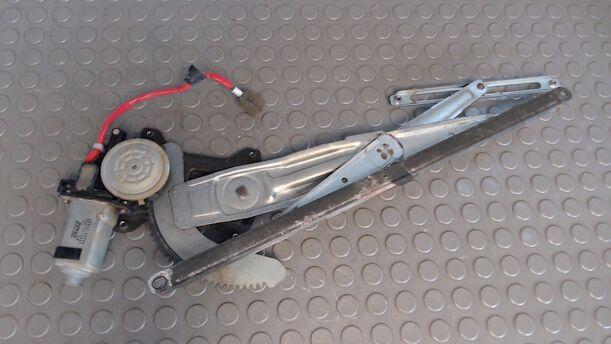 Foto: FENSTERHEBER ELEKTR. VORN  RECHTS (2/3-TÜRER) eines Suzuki Baleno 1.8
