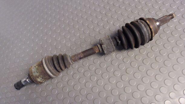 Foto: ANTRIEBSWELLE VORN LINKS eines Suzuki Baleno 1.8