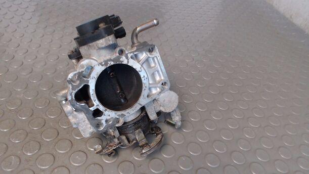 Foto: DROSSELKLAPPE MIT LUFTMASSENMESSER eines Suzuki Baleno 1.8