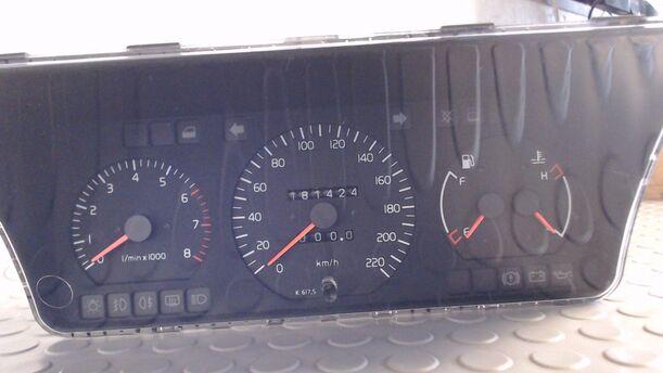 Foto: TACHOEINHEIT / KOMBIINSTRUMENT eines Volvo 460 2.0i