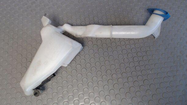 Foto: SCHEIBENWASCHBEHÄLTER eines VW Polo 1.2