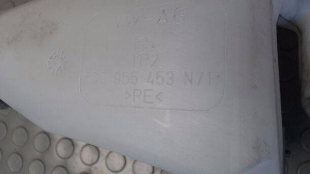 Foto: SCHEIBENWASCHBEHÄLTER eines VW Polo 1.2