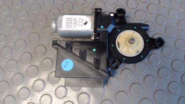 Foto: FENSTERHEBERMOTOR RECHTS eines VW Polo 1.2