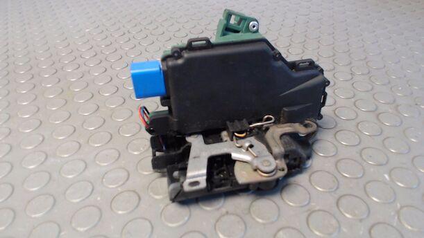Foto: TÜRSCHLOSS LINKS eines VW Polo 1.2