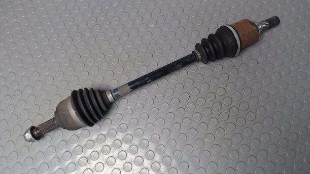 Foto: ANTRIEBSWELLE LINKS eines Nissan Micra 1.2