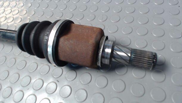 Foto: ANTRIEBSWELLE LINKS eines Nissan Micra 1.2