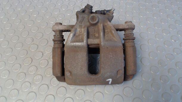 Foto: BREMSSATTEL VORN LINKS eines Nissan Micra 1.2