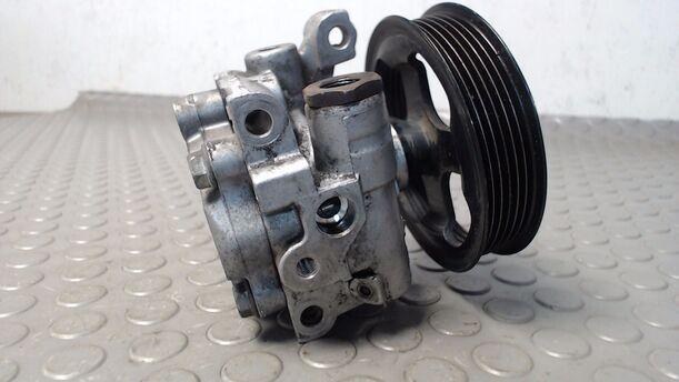 Foto: PUMPE SERVOLENKUNG eines Ford Transit Connect (Kurz) Stella