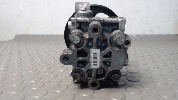 Foto: PUMPE SERVOLENKUNG eines Ford Transit Connect (Kurz) Stella
